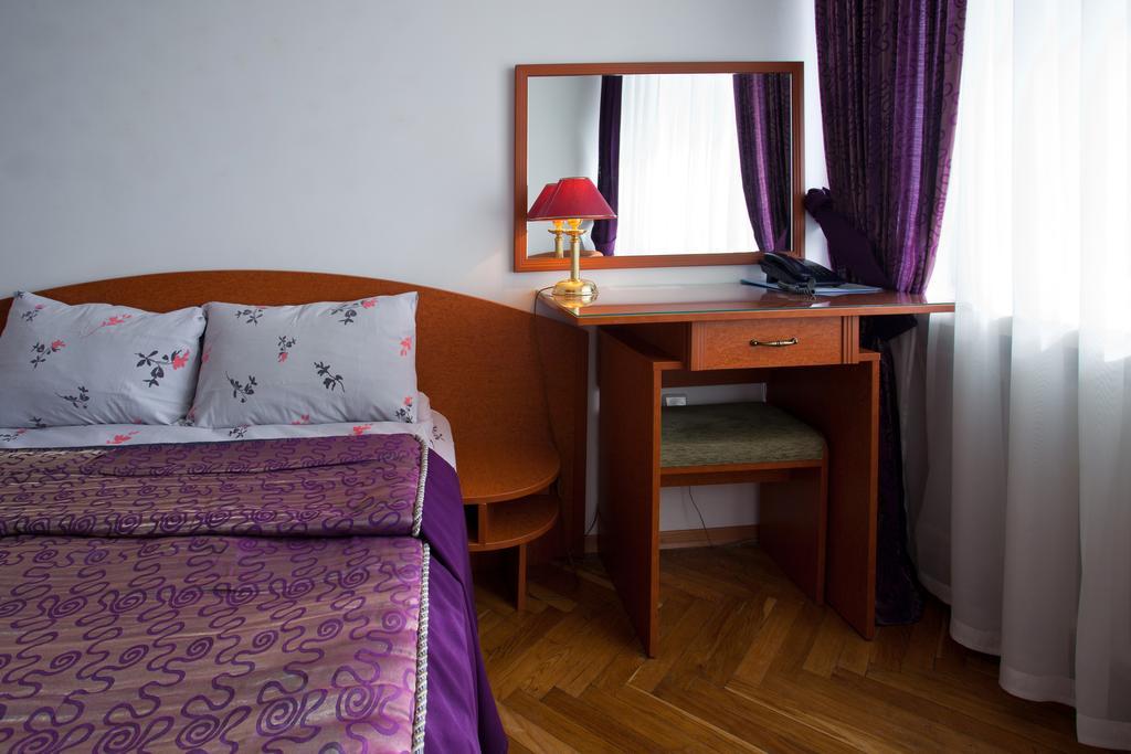 Hetman Hotel Lwów Pokój zdjęcie